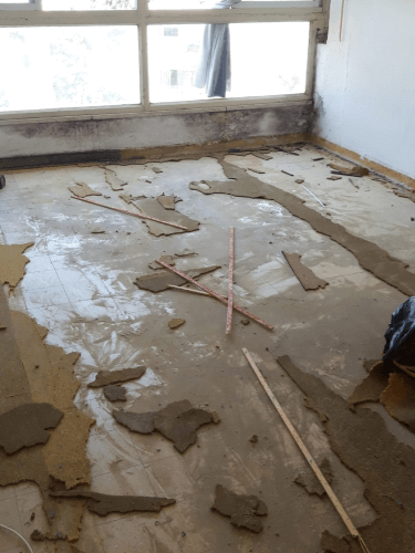 הסרת שטיח ופוליש לרצפה לפני